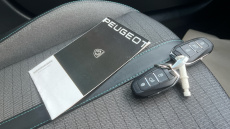 Peugeot 208 1.2 PureTech 100 Allure Premium 5dr Petrol Hatchback